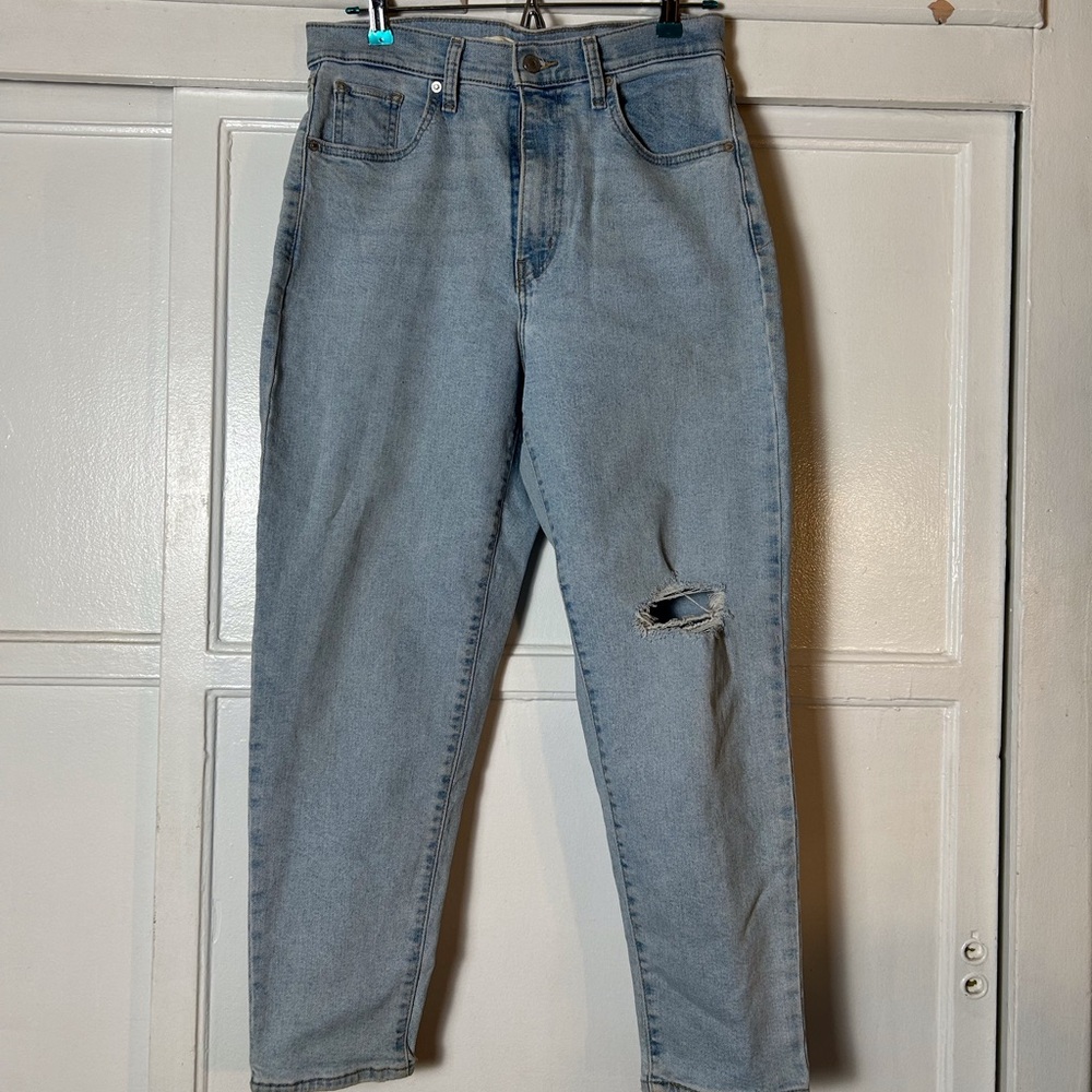 Levi’s Strauss & Co Classic Blue High-Waisted Women’s 29 Mom Jeans Straight Leg
